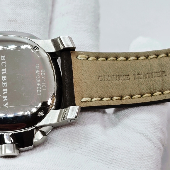 〽️ Burberry 〽️ Classic BBY1101 Chronograph Watch - Picture 10 of 11